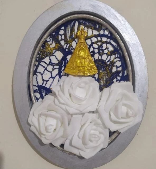Quadro Mãe Aparecida com rosas